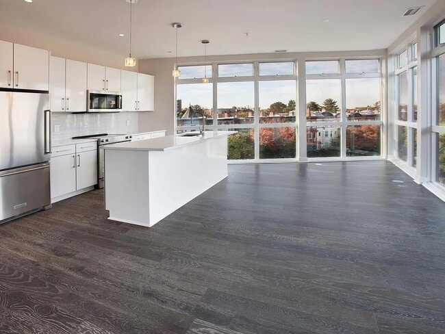 Building Photo - 1794 Lanier Pl NW Unit 404 Rental