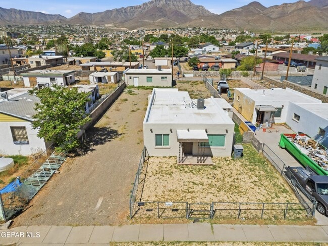 Photo - 8929 Robert Dr