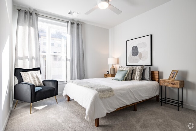 1BR, 1BA - 708SF