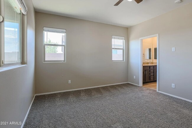 Primary bedroom - 8475 N 171st Dr