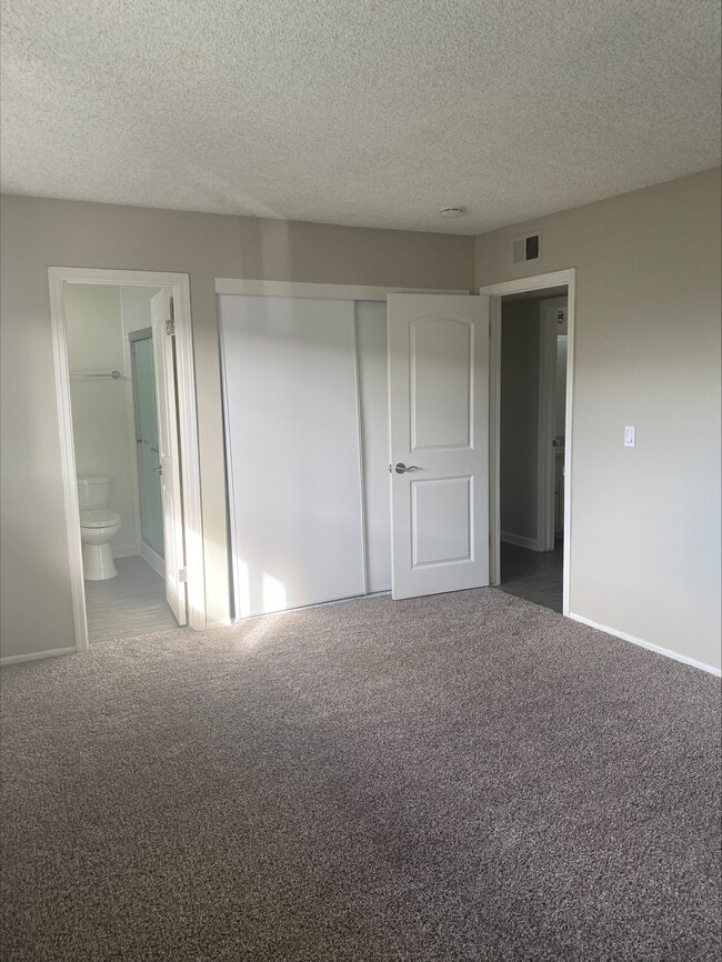 Twin Oaks Apartments