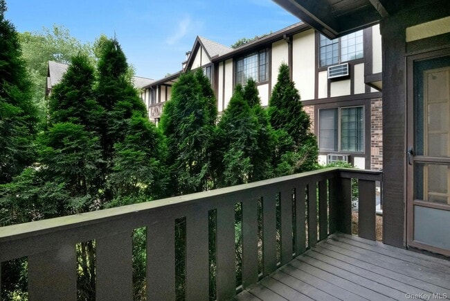 Photo - 8 Foxwood Dr Unit 4
