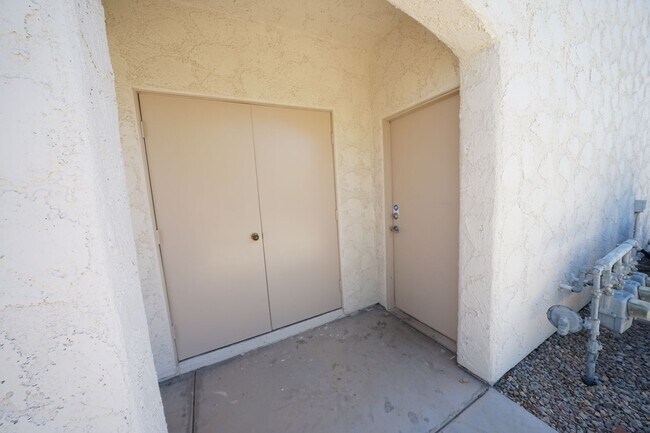 Photo - SHOWINGS AVAILABLE NOW Unidad 203