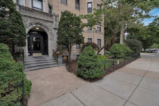 Building Photo - 51 Park Dr Unit 33 Rental