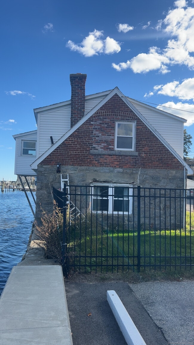 Photo - 204 Pequot Ave