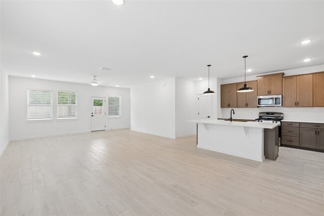 Photo - 4727 Bay Vista Dr