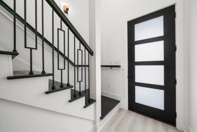 Photo - 4937 Southwind St