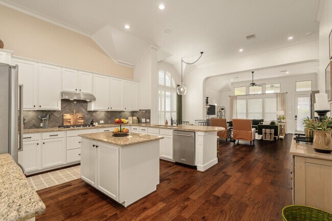 Photo - 16650 Seminole Ridge Dr