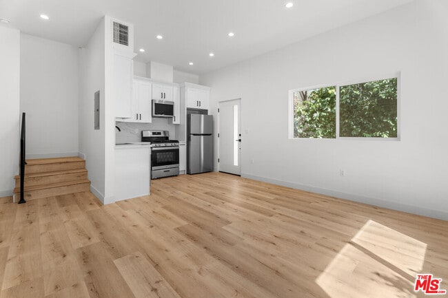 Photo - 2154 Patricia Ave