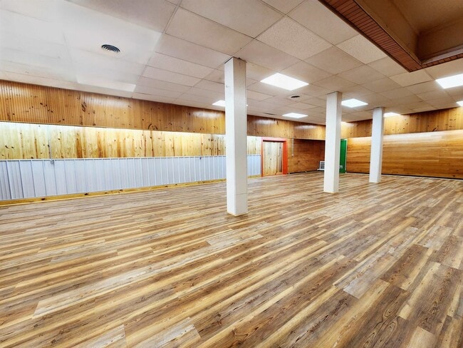 Photo - 129 N Jefferson St