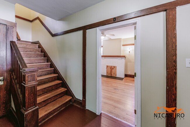 Photo - 2140 Waldeck Ave