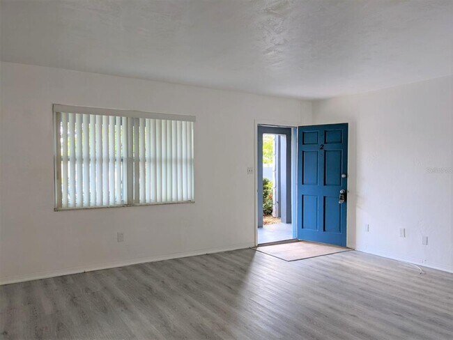 Photo - 1260 70th St N Unidad 2