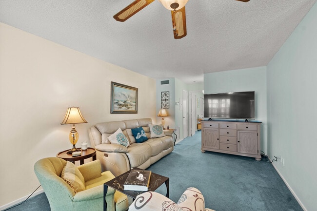 Building Photo - 36 Vis Gdns Trl Unit 205