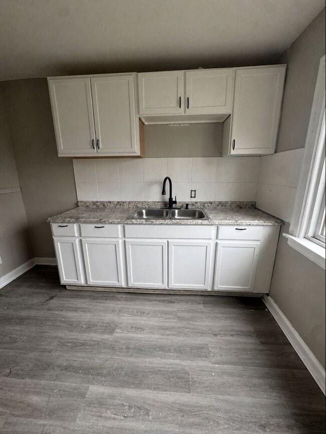 Photo - 15766 Hartwell St Unit Upper