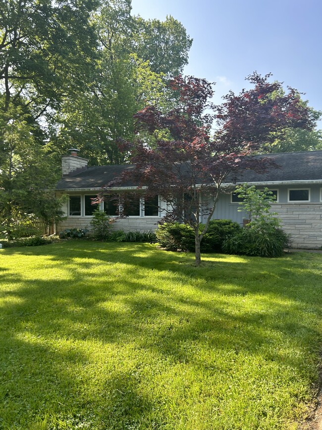 Photo - 435 W 46th St House