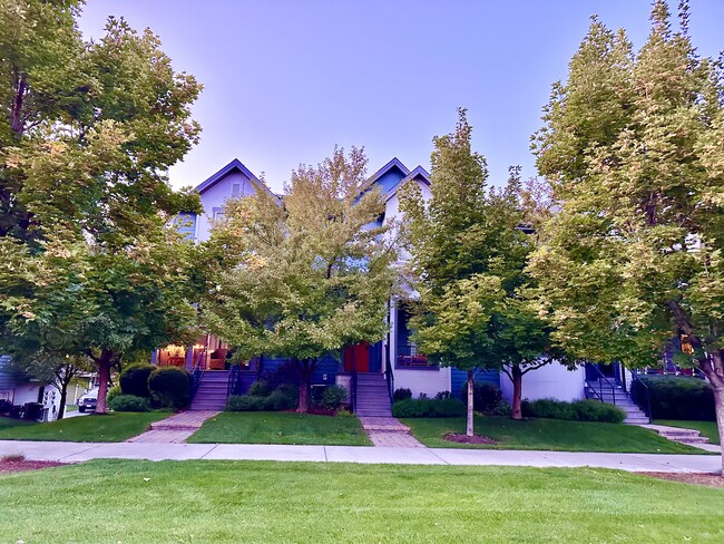 Photo - 943 Countryside Blvd Unit 943