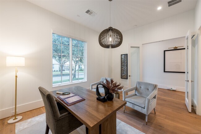 Photo - 2817 Albans Rd