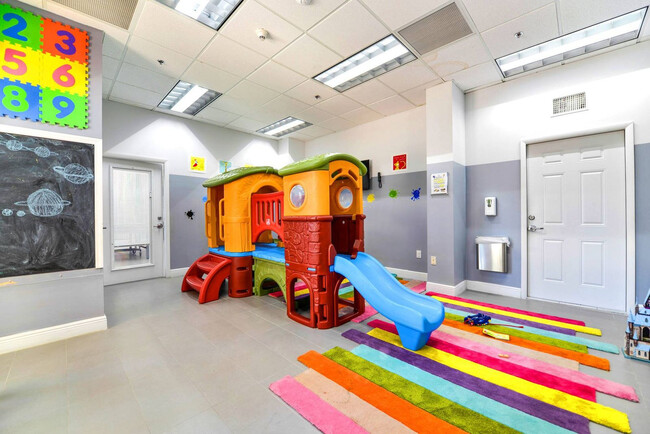 Photo - 1 SE 12th St Unidad FL15-ID1022210P