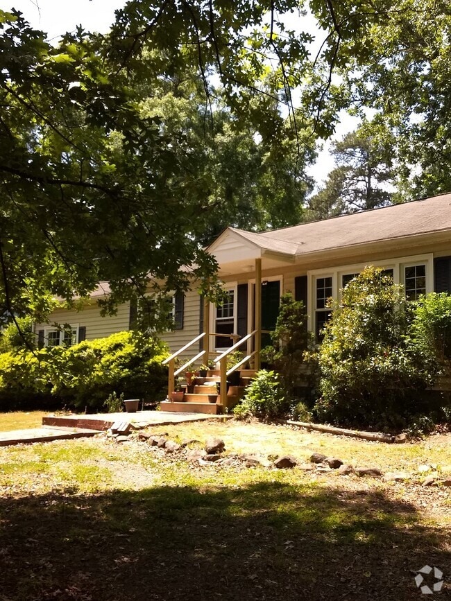 106 Pine Street - 106 Pine St Rental