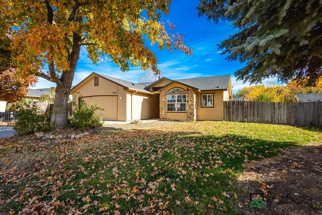 Building Photo - 3 bed 2 bath home