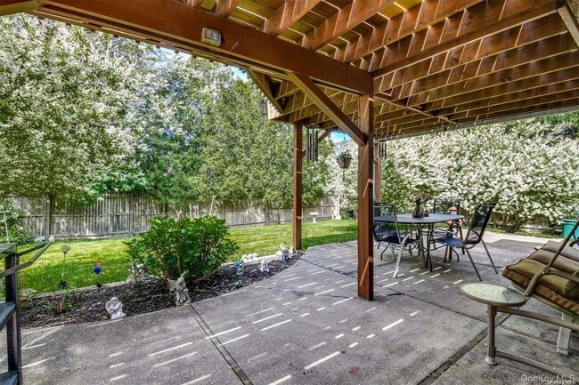 Photo - 11 Bertlee Dr