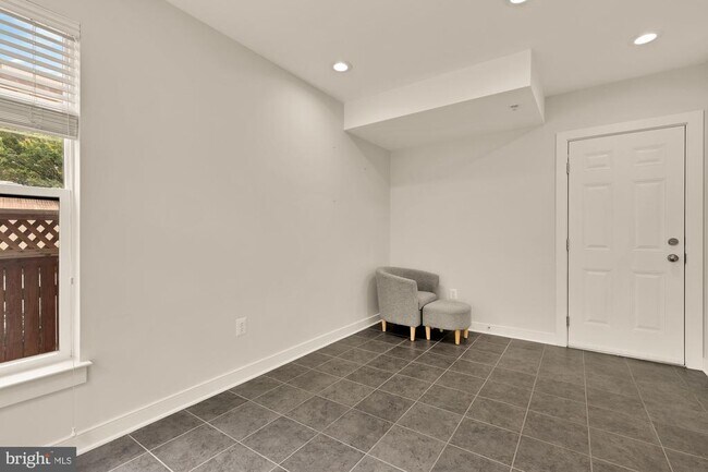 Photo - 4333 Kennedy St