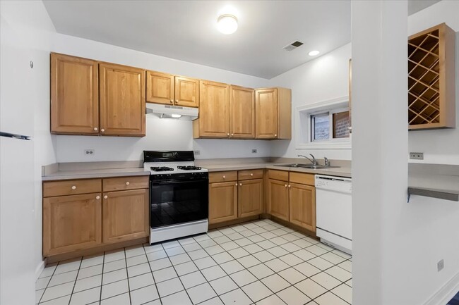 Photo - 3504 N Sheffield Ave Unit 3504 N Sheffield