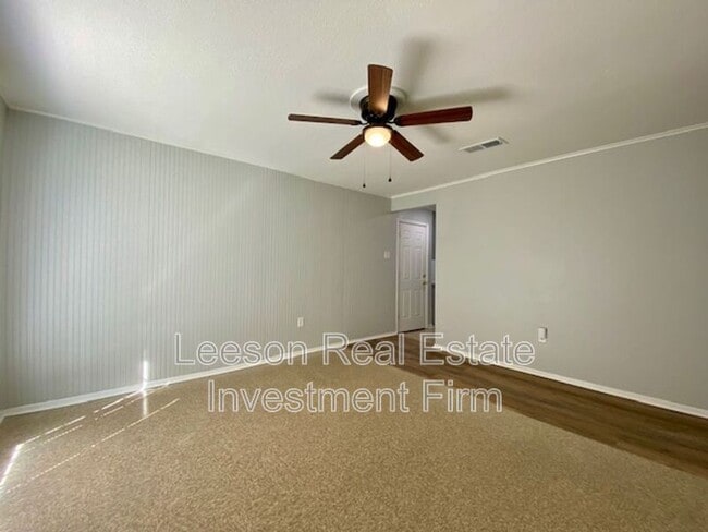 Photo - 217 N Emerald Loop