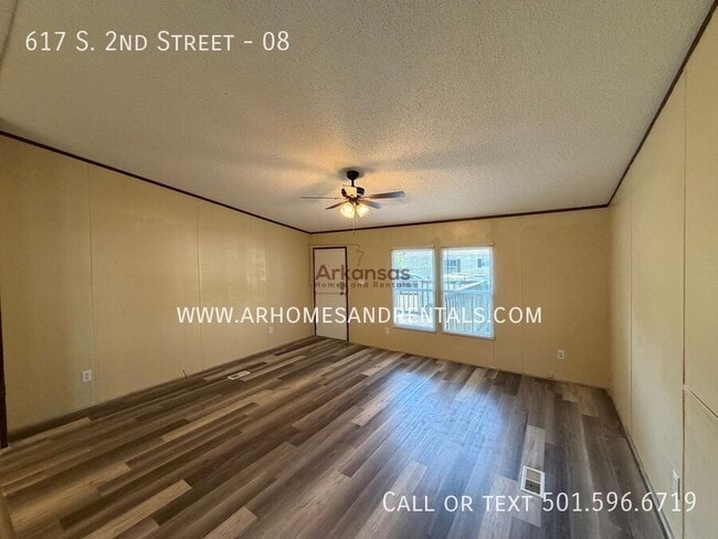Photo - 617 S 2nd St