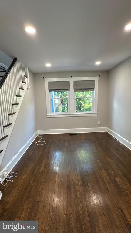 432 Kenneth Square