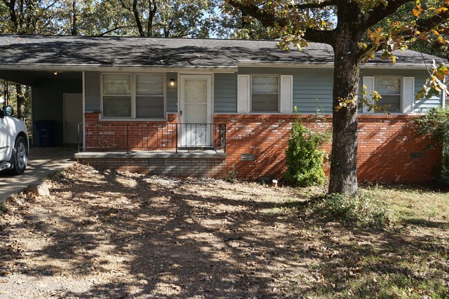 Building Photo - 77 Somerset Dr