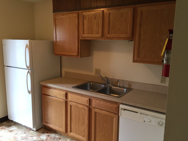 Oakwood Village Apartments For Rent in Parkersburg, WV | ForRent.com