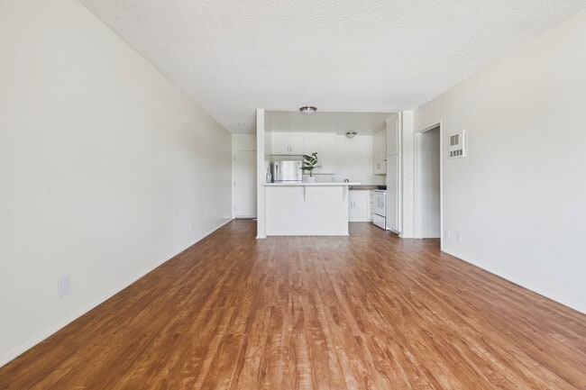 Sepulveda Manhattan Apartments