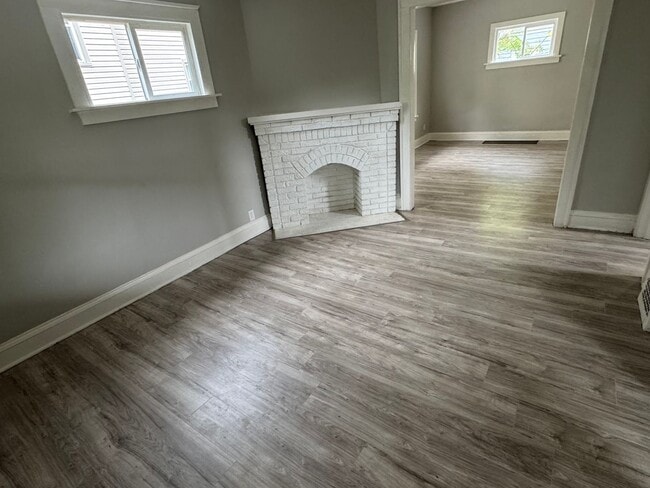 Photo - Single Family Home 4 Bedroom and 1 Bath