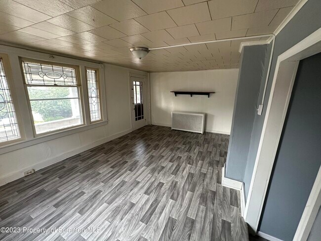 Photo - 161 S Main St