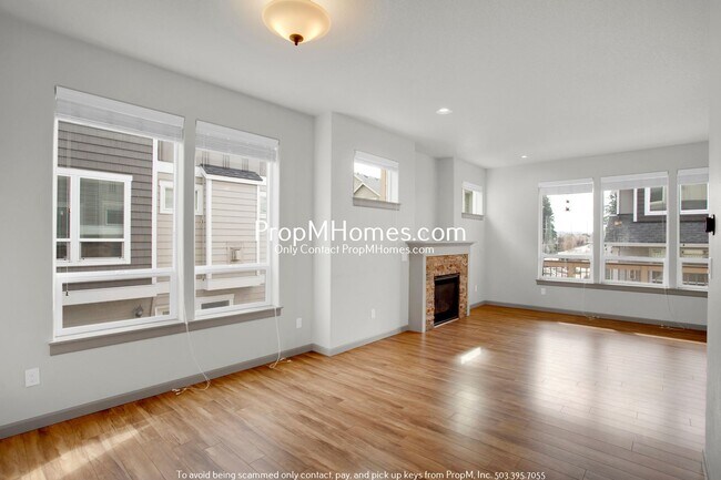 Photo - Gorgeous Four Bedroom Townhome in Orenco!