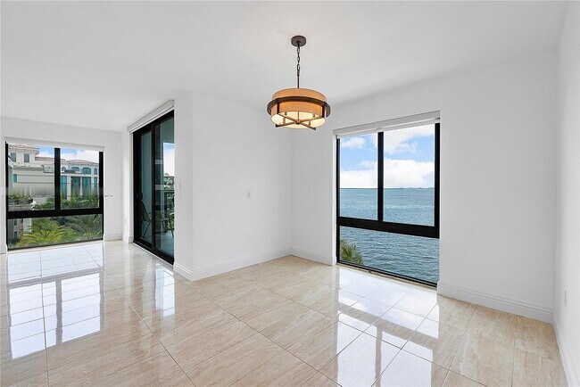 Photo - 1600 S Bayshore Ln Unit 6A