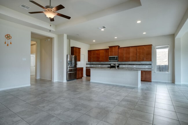 Photo - 8333 Paola St