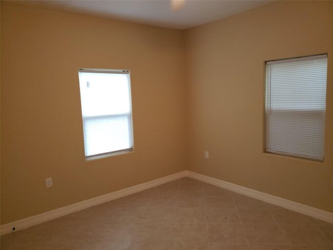 Photo - 319 Johnson St Unit B