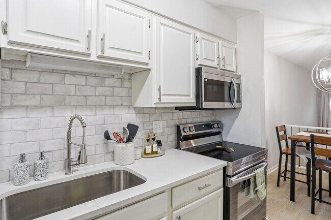 Photo - 808 Kendall Dr Unit 808