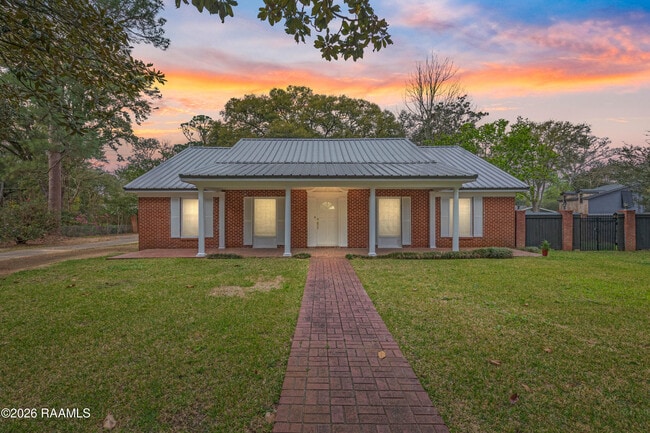 Photo - 418 Marguerite Blvd