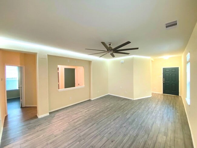 Photo - 29880 Dovetail Blf Ln