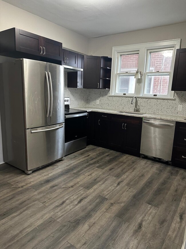 Kitchen - 2242 Ferry St