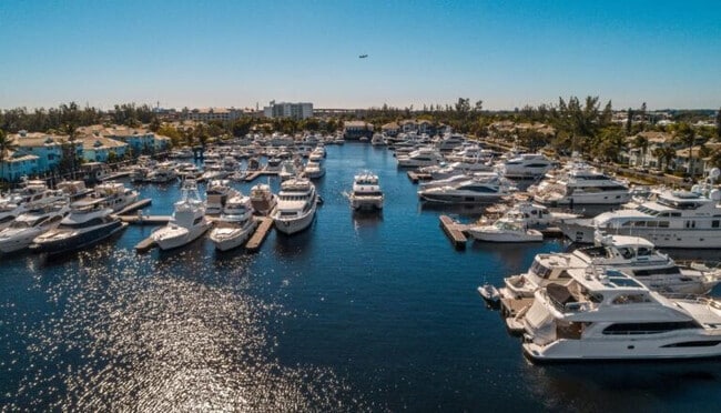 Building Photo - The Falls at Marina Bay