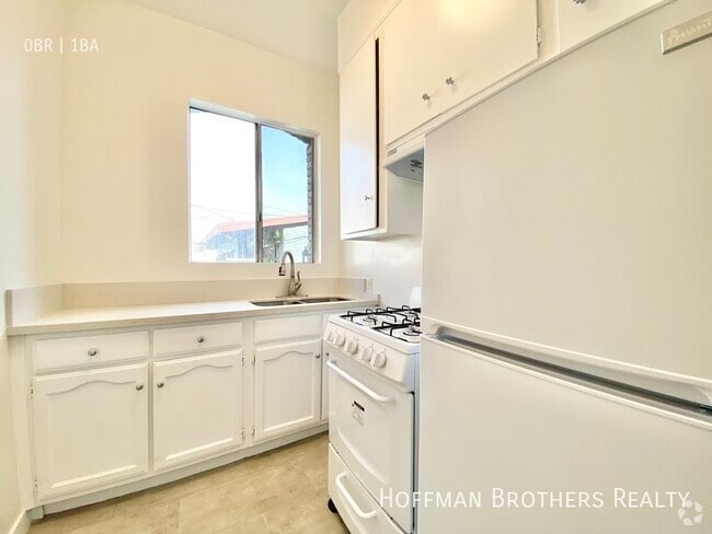 Building Photo - 1327 Magnolia Ave Unit 208A Rental