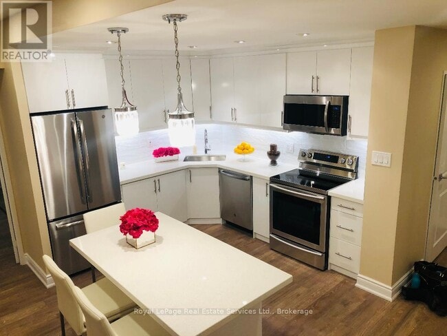 Photo - 2185 Marine Dr