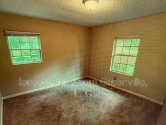 1501 Howard Dr