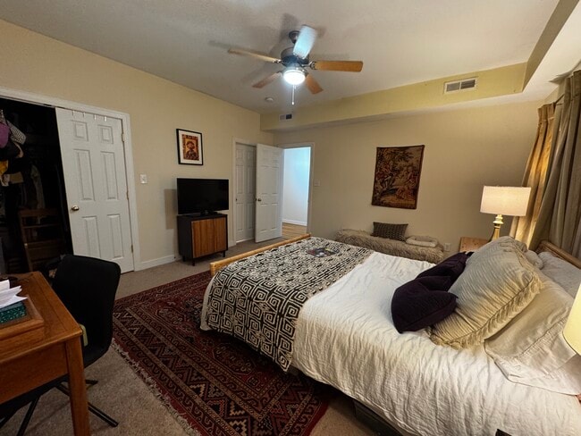 Photo - 215 N 19th St Unidad 32