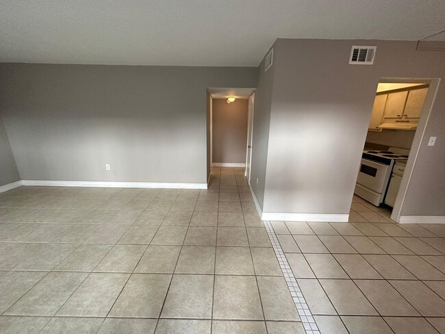 Photo - GREEN TEE VILLAGE 1 BED FOR RENT - FAST APPROVAL!
