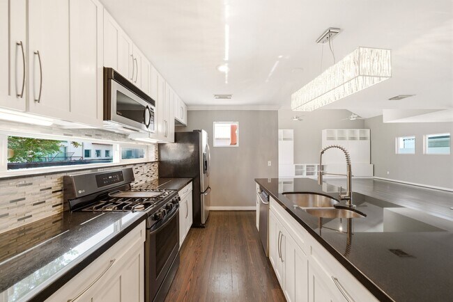 Photo - 913 Saulnier St